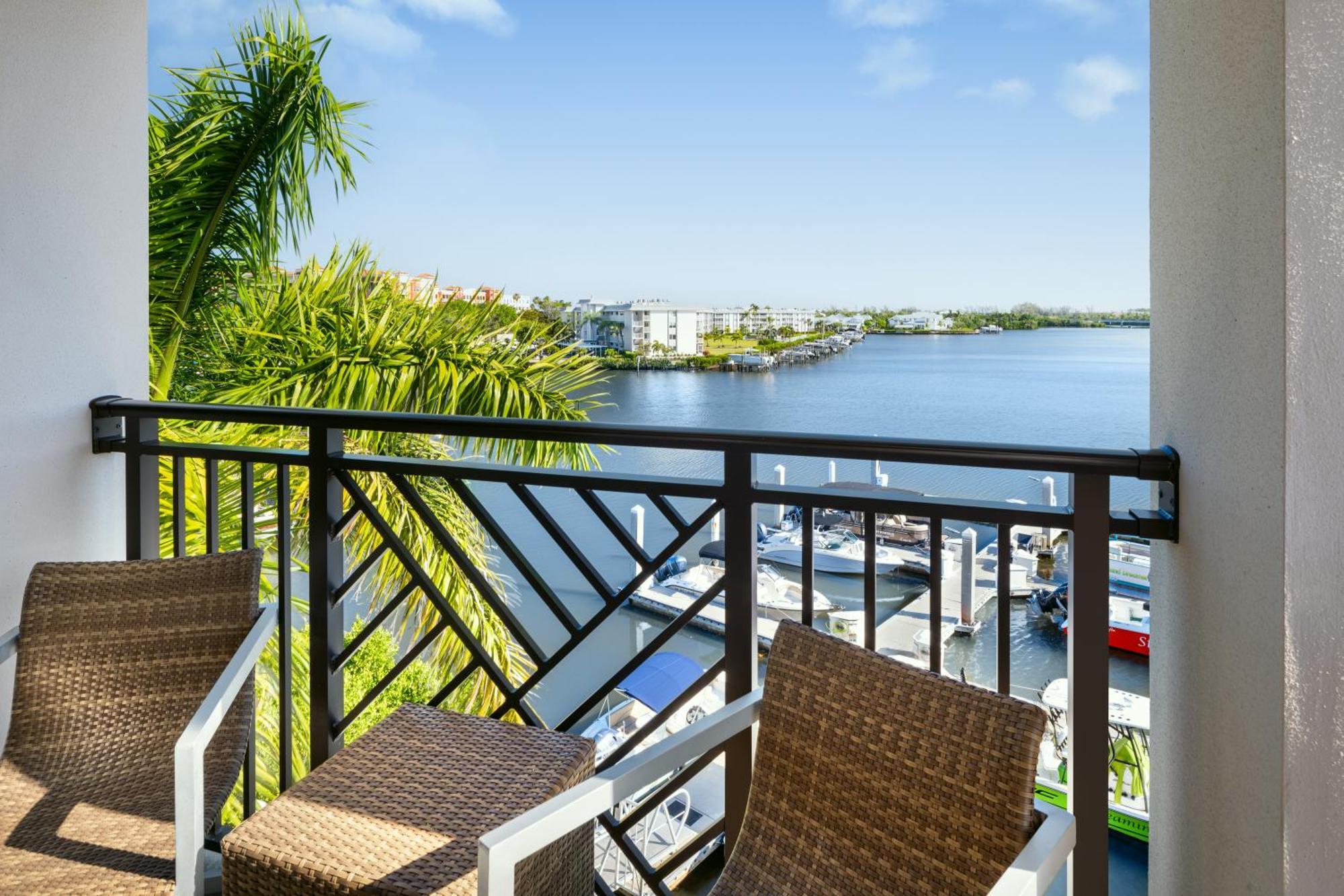 حياة هاوس نابولي / فيفث أفينو North North Naples المظهر الخارجي الصورة